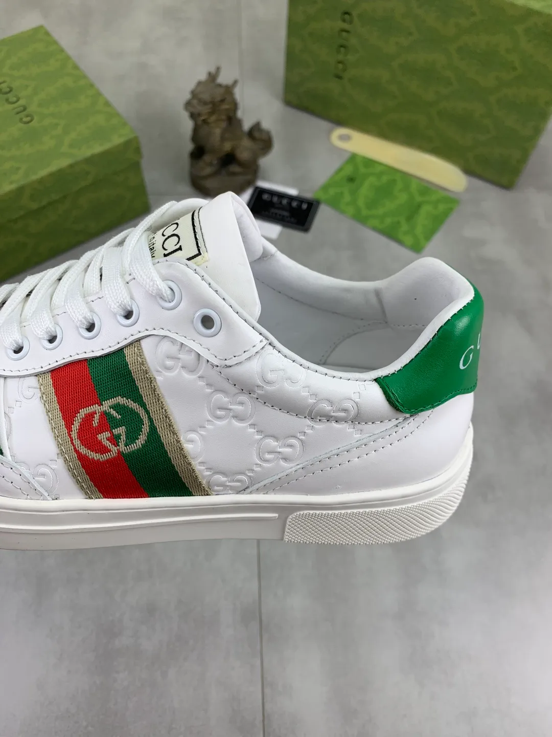 Men's shoes 💰P420 💰[New style]🆘 The latest model from Gucci GUCCI official website🎁Classic casual and fashionable men's shoes👟Best model💥The style is simple and elegant, exclusive for trendy men. Unique official website latest brand elements👑Gucci original decoration, fashionable and generous, original soft calfskin fabric➕Comfortable soft first-layer pigskin lining ✅The official website specifies the wear-resistant casual outsole, the classic model is taken in kind🎬Color: 4️⃣colors available😍Number: 38-44